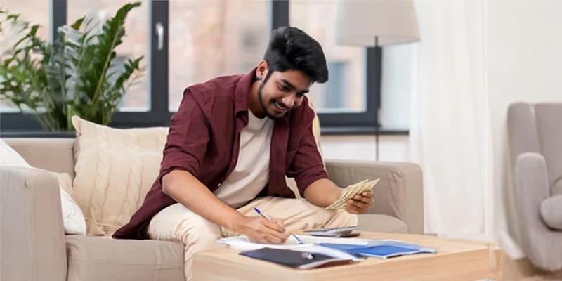 How to Use Student Loans For Living Expenses